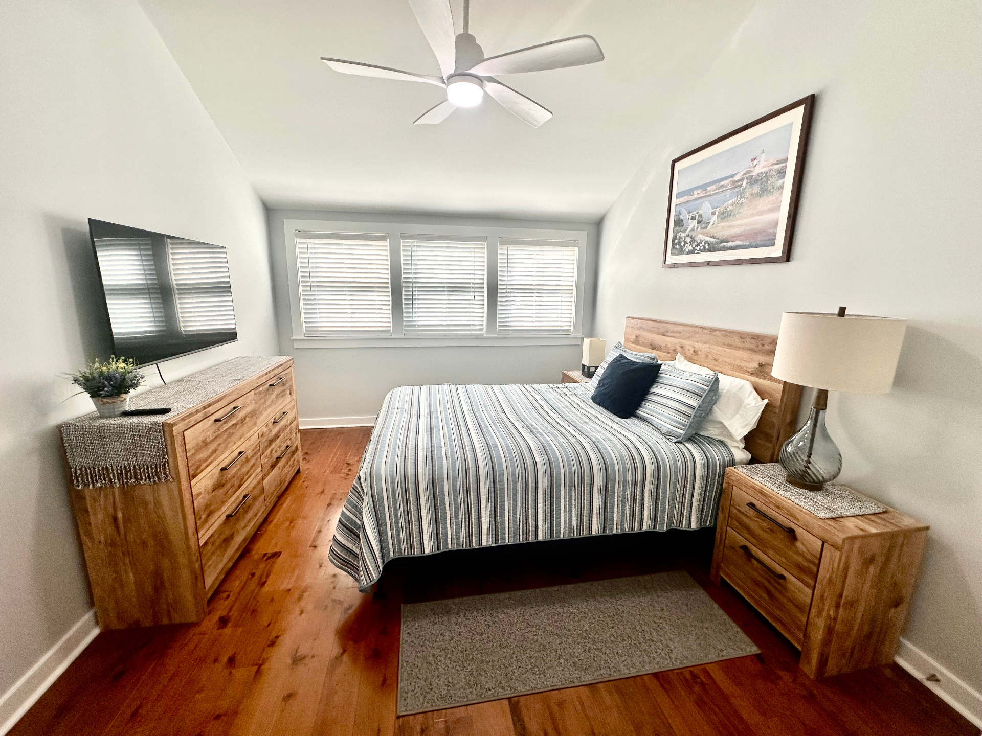 Upstairs Guest Suite with Queen Bed and Natural Light